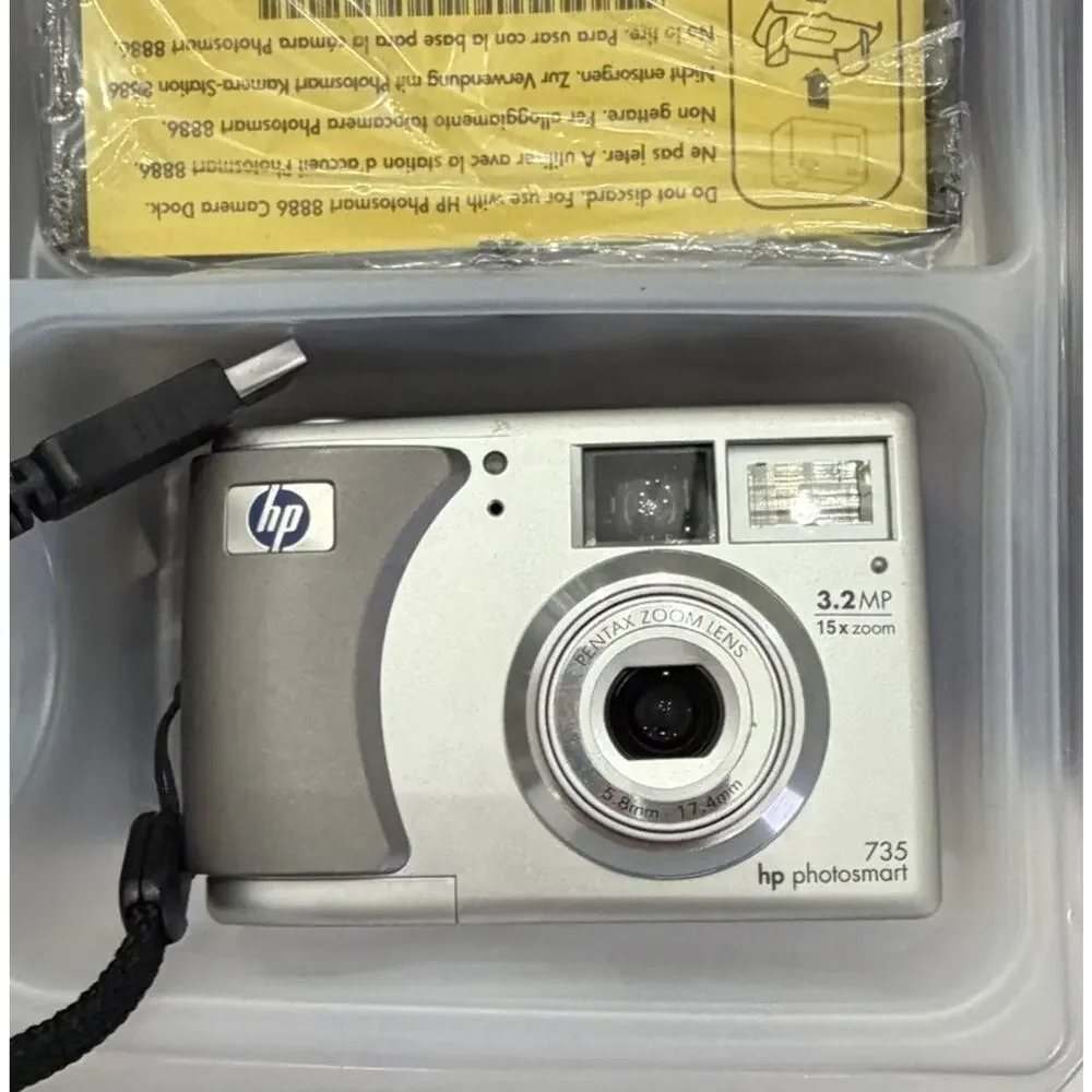 HP Photosmart 735 3.2MP Digital Camera Complete in Box Tested Working